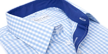 Lieferservice - Zahlungsmöglichkeiten: Überweisung - Gaiberg - Blau-Weiß kariertes Maßhemd mit dunkelblauem Kontrast - Fine Cotton Company