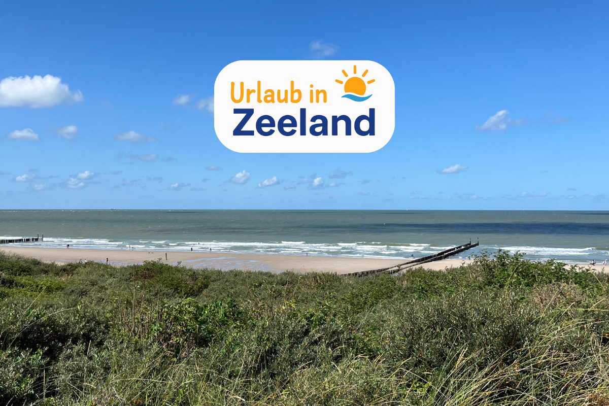 Geschäft - Logo von urlaub-in-zeeland.de mit Strand und Dünen in Zeeland im Hintergrund - Urlaub in Zeeland