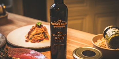 Lieferservice - Art des Unternehmens: Restaurant - Lübeck - Bio Olivenöl aus Sizlien. - Miera Feinkost, Restaurant & Wein