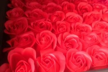 Geschäft: 56 Seifen Rosen für ein Luxus- Bad - Secret Wish Berlin Lieferservice 