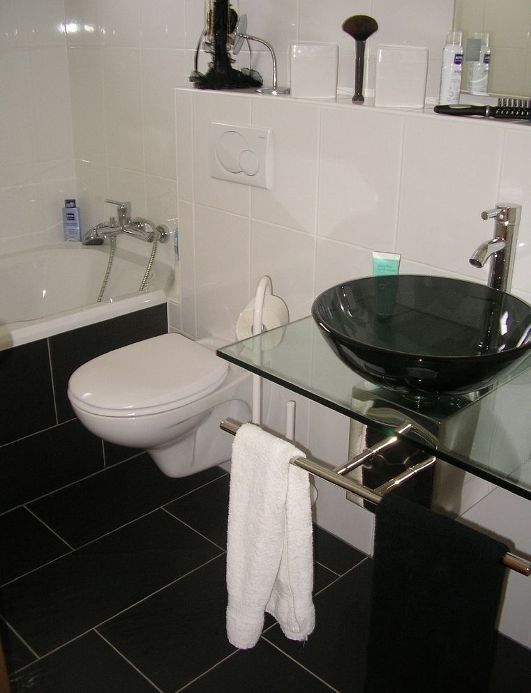 Lieferservice - bevorzugter Kontakt: per Telefon - Binnenland - Allround Fliesenleger - Badsanierung und Komplettsanierung