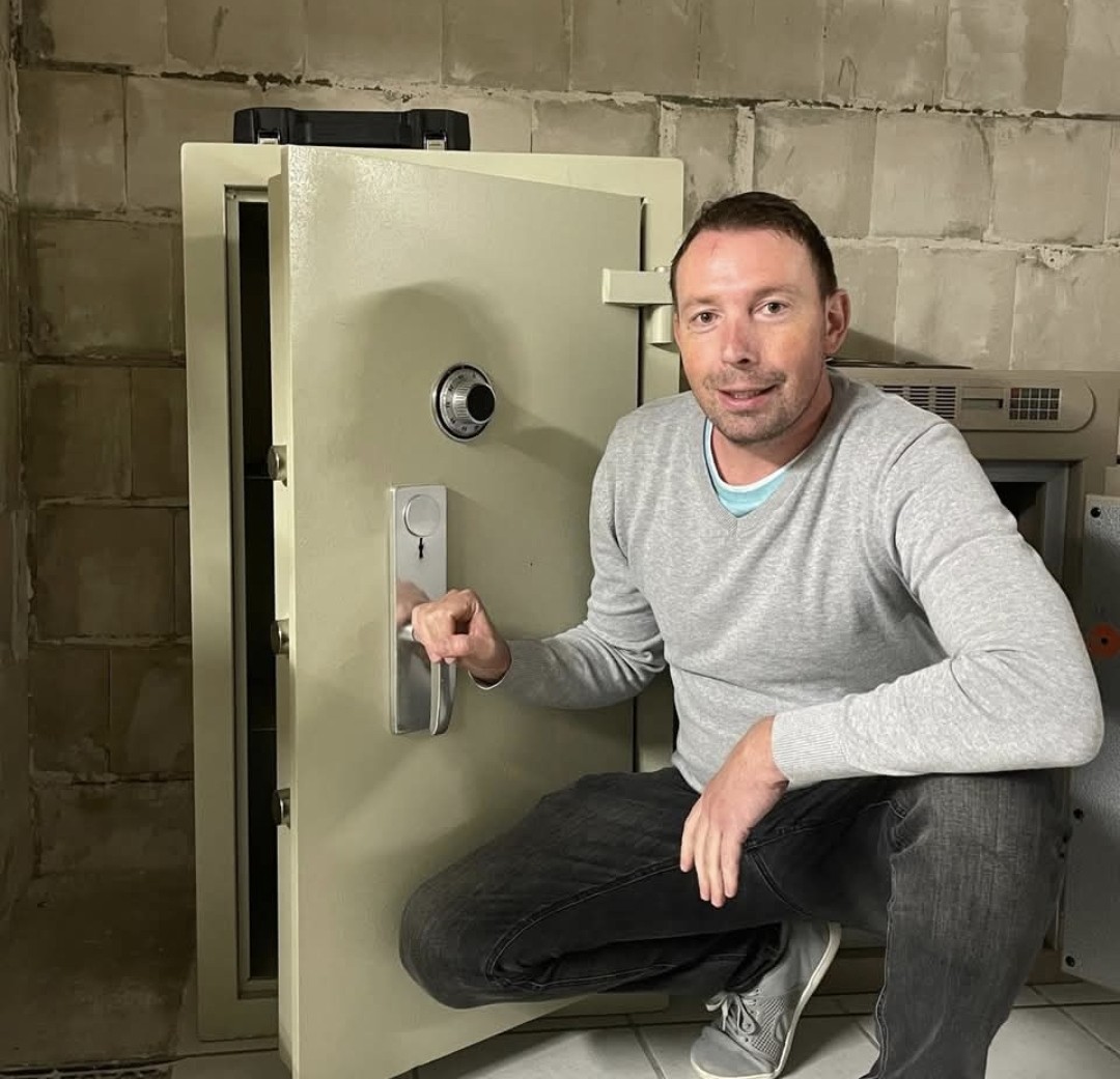 Lieferservice - Deutschland - Tresoröffnung Breuer Köln 

Dieser Tresor konnte in Köln durch Tresoröffnung Breuer beschädigungsfrei geöffnet werden,dies durch auslesen des Zahlencodes.✅️
Der Kunde aus Köln hat sich sehr gefreut mit Tresoröffnung Breuer die richtige Entscheidung getroffen zu haben.

www.tresoroeffnung-breuer.de 

Tresoröffnung Breuer Cologne

This safe was opened without damage by Tresoröffnung Breuer in Cologne by reading the numeric code. ✅️
The customer from Cologne was very happy to have made the right decision by choosing safe opening by Tresoröffnung Breuer.

www.tresoroeffnung-breuer.de

#tresor
#safe
#business
#köln 
#tresoröffnung
#tresorservice
#cologne
#tresoröffnungbreuer - Tresoröffnung Breuer