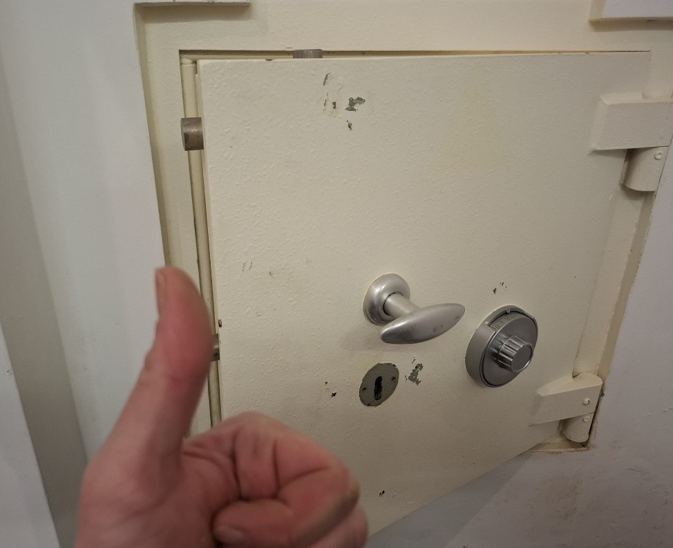 Geschäft: Tresoröffnung in Münster | Alle Marken, Öffnung ohne Zerstörung durch Tresoröffnung Breuer 

Tresoröffnung Breuer Ihr Fachbetrieb bei Tresorproblemen ✅️

Auch diesen alten Postbanktresor konnten wir beschädigungsfrei in Münster Nordrhein-Westfalen öffnen, nachdem ein anderer Anbieter dies vergeblich probiert hatte...
Tresoröffnung Breuer freut sich auch hier den Kunden aus Münster zufriedengestellt zu haben.

Safe opening in Münster | All brands, non-destructive opening by Breuer Safe Opening

Breuer Safe Opening: Your specialist for safe problems ✅️

We were also able to open this old Postbank safe in Münster North Rhine-Westphalia without causing any damage after another provider had tried unsuccessfully...
Safe Opening Breuer is pleased to have satisfied the customer from Münster here as well.

www.tresoroeffnung-breuer.de

#tresoröffnung
#safe
#münster
#tresor
#tresor öffnen
#tresoröffnungbreuer - Tresoröffnung Breuer