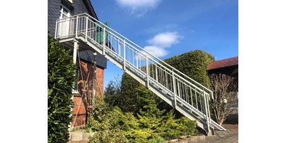 Lieferservice - Treppenlift Viveco SG130 Außen. Für den Außenbereich geeignet, zum Beispiel, um in den Garten zu gelangen. Probefahrt in der Geschäftsstelle Stahnsdorf möglich.  - Viveco Treppenlifte GbR