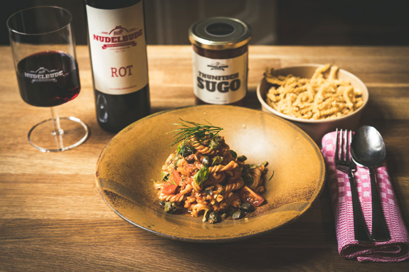 Miera Feinkost, Restaurant & Wein verfügbare Produkte Nudelbude Menübox 1 - Fussili mit Thunfischsugo